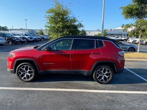 Used 2025 Jeep Compass Limited AWD/4WD image 4