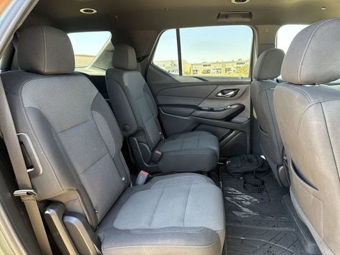 Certified 2023 Chevrolet Traverse LT FWD image 30