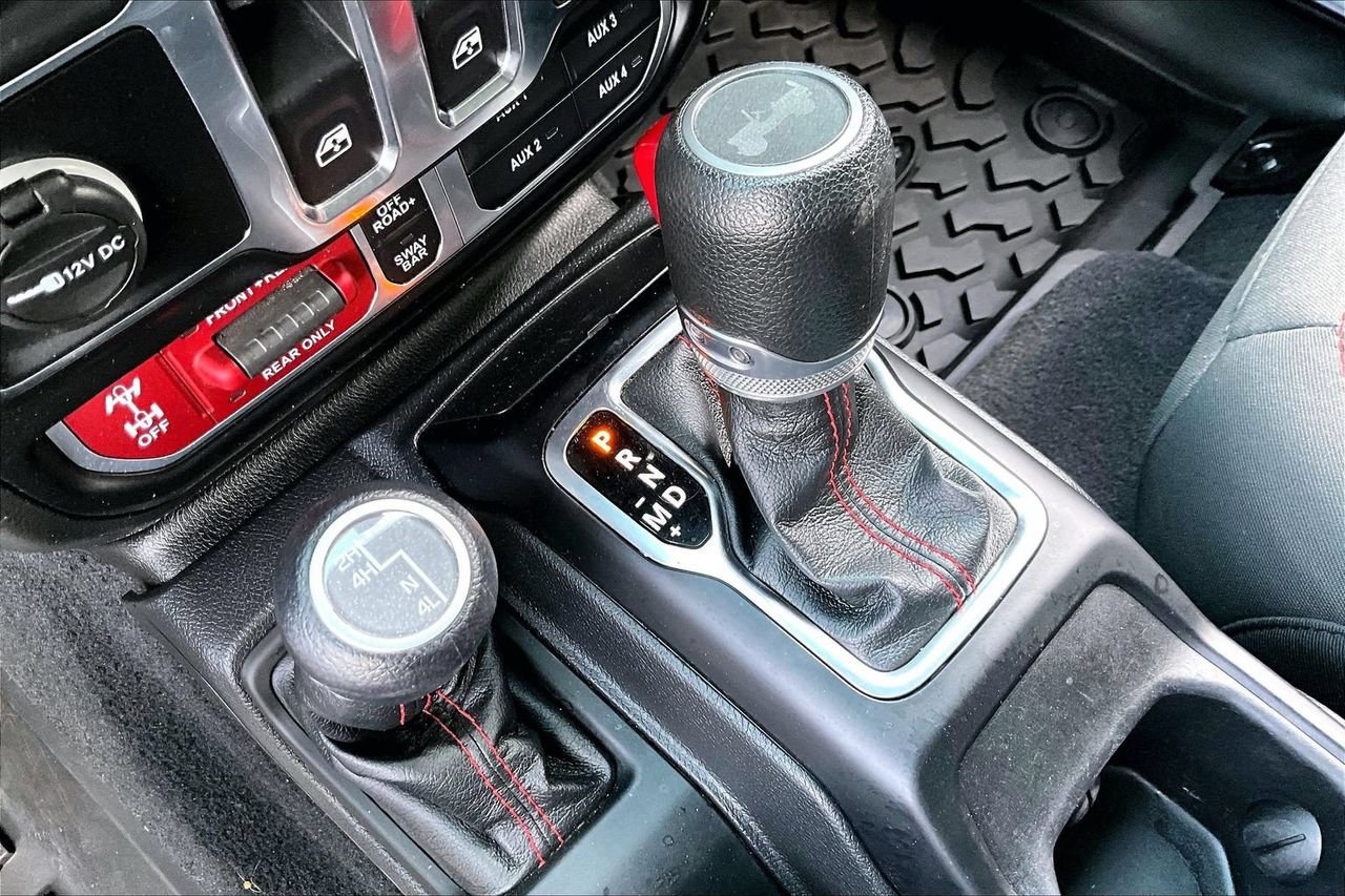 Used 2023 Jeep Wrangler Rubicon w/ Cold Weather Group AWD/4WD image 30