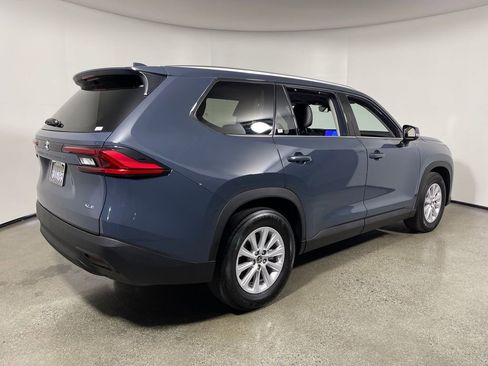 Certified 2024 Toyota Grand Highlander FWD image 3