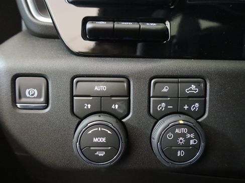 New 2026 Chevrolet Silverado 1500 LTZ w/ LTZ Premium Package AWD/4WD image 34