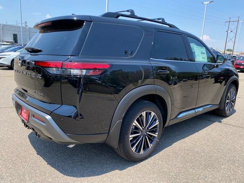 New 2026 Nissan Pathfinder Platinum AWD/4WD image 5