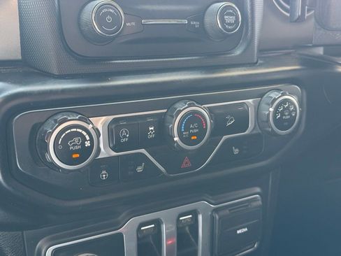 Used 2018 Jeep Wrangler Sport AWD/4WD image 21