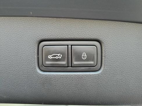 Used 2025 Genesis GV70 2.5T AWD/4WD image 26