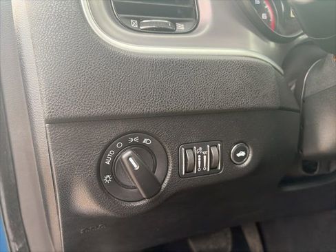 Used 2022 Dodge Charger SXT w/ Blacktop Package image 23