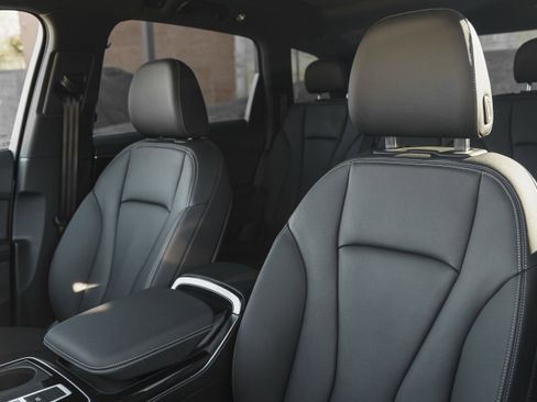 Certified 2025 Audi Q7 2.0T Premium w/ Convenience Plus Package image 22