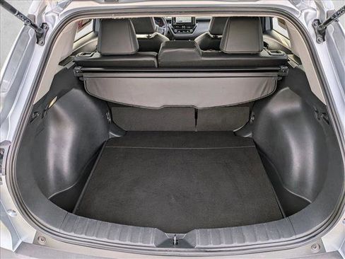 Used 2024 Toyota Corolla Cross XLE image 6