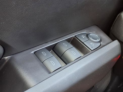 Used 2024 Chevrolet Colorado W/T w/ Technology Package image 19