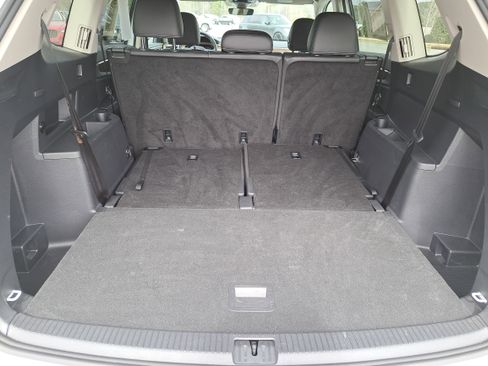 Certified 2025 Volkswagen Atlas SE image 13