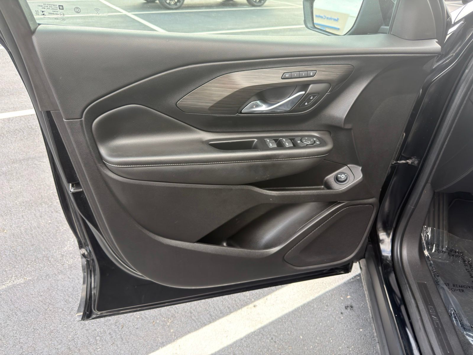 Used 2023 GMC Terrain SLT AWD/4WD image 11