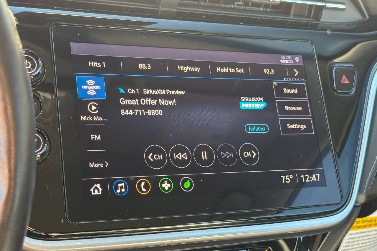 Used 2022 Chevrolet Bolt EUV LT w/ Convenience Package FWD image 27