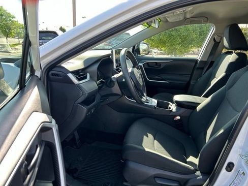 Used 2025 Toyota RAV4 LE AWD/4WD image 10