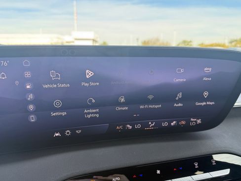 Used 2025 Buick Enclave Sport Touring w/ Power Package image 18