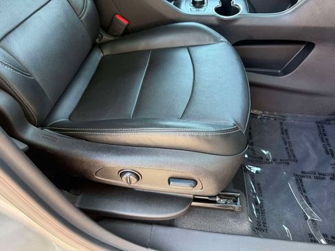 Used 2023 GMC Terrain SLT w/ LPO, Floor Liner Package FWD image 15