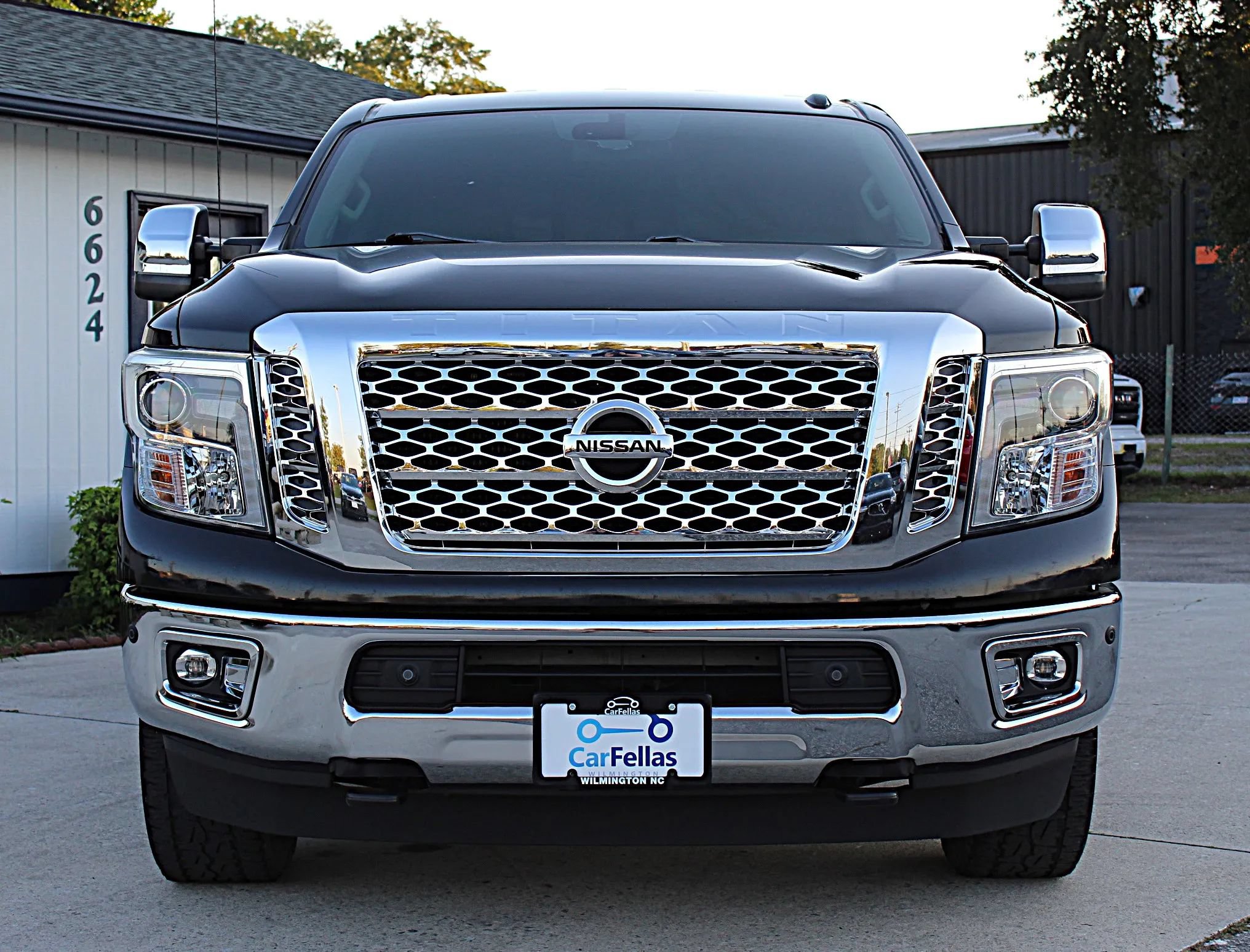 Used 2018 Nissan Titan SL w/ Texas Titan Edition AWD/4WD image 8