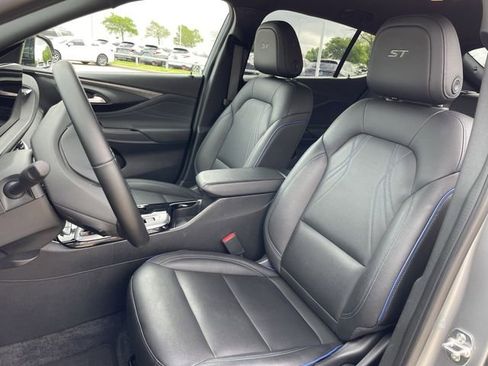 Used 2025 Buick Envista Sport Touring FWD image 23