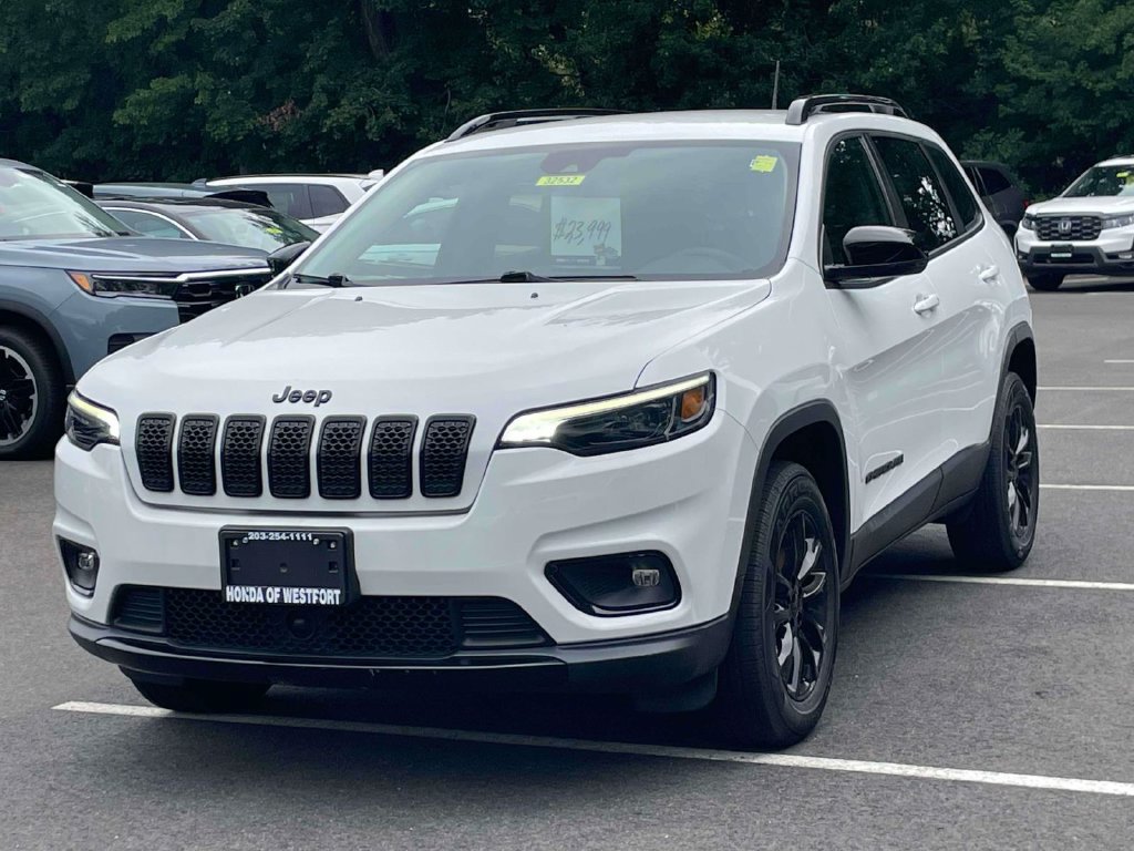 Used 2022 Jeep Cherokee Latitude Plus AWD/4WD image 3
