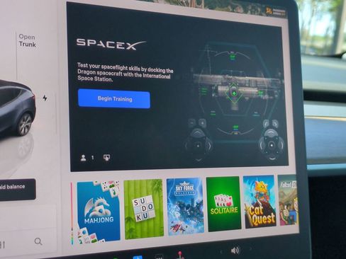 Used 2024 Tesla Model Y Long Range image 31