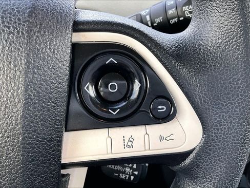 Used 2017 Toyota Prius Two image 20