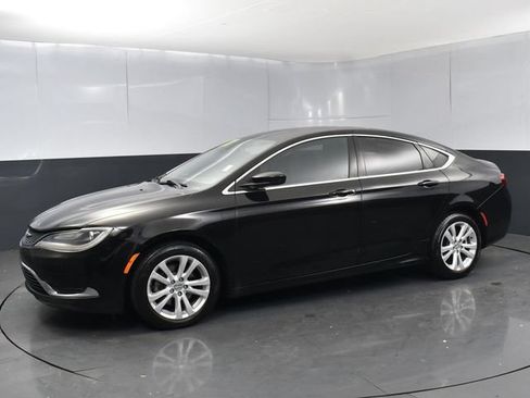 Used 2015 Chrysler 200 Limited FWD image 5