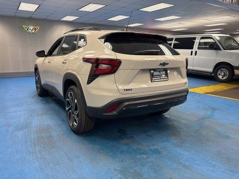 New 2026 Chevrolet Trax RS w/ Driver Confidence Package FWD image 9