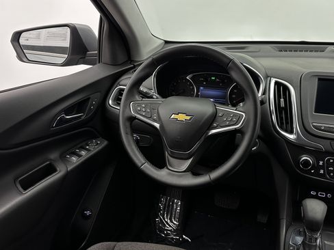 Used 2024 Chevrolet Equinox LT image 25
