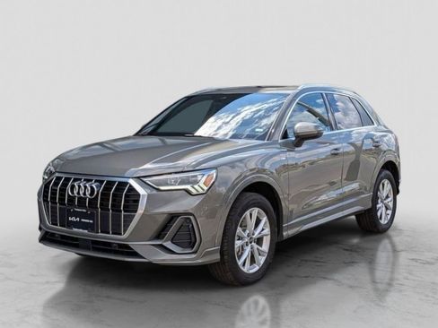Used 2025 Audi Q3 2.0T Premium AWD/4WD image 2