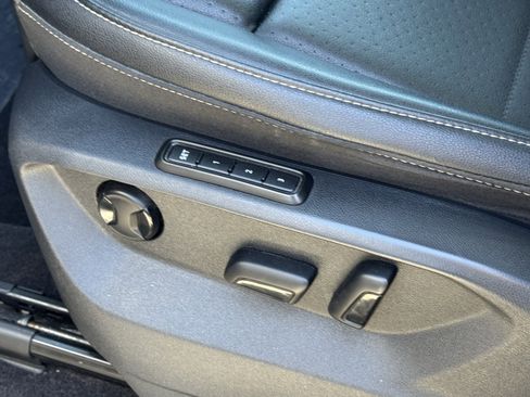 Used 2021 Volkswagen Atlas SEL R-Line image 18