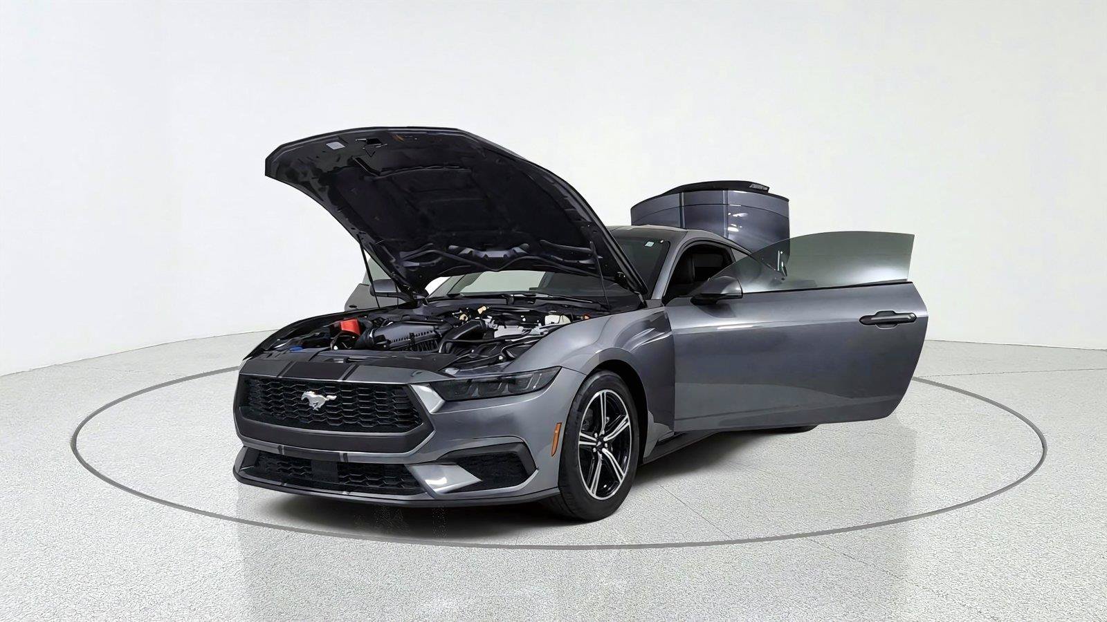 Used 2025 Ford Mustang Coupe RWD image 10