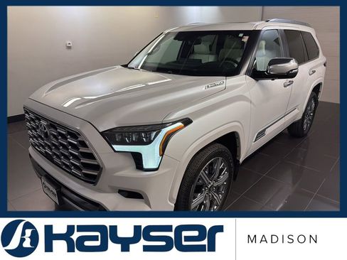 Used 2025 Toyota Sequoia Capstone AWD/4WD image 3