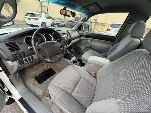 Used 2006 Toyota Tacoma PreRunner w/ Standard Pkg #2 RWD image 29
