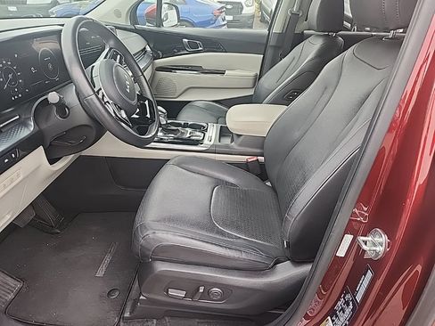 Certified 2024 Kia Carnival SX Prestige FWD image 18
