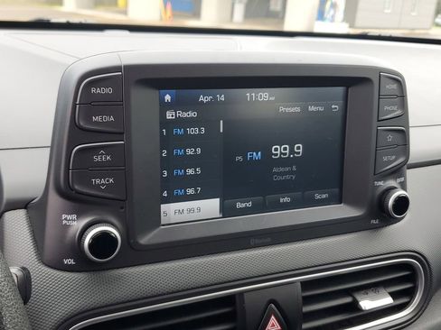 Used 2018 Hyundai Kona SE image 19