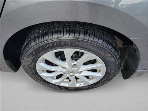 Used 2017 Nissan Sentra SV w/ Style Package image 11