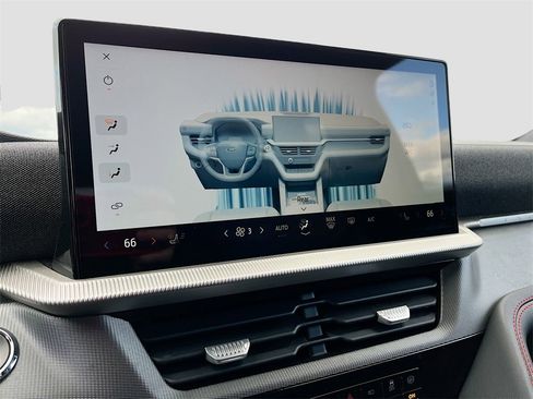 Used 2025 Ford Explorer ST-Line w/ ST-Line Street Pack image 16