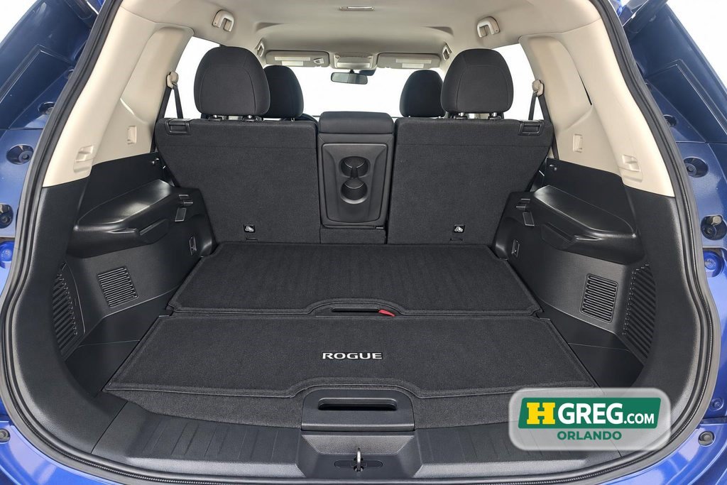 Used 2020 Nissan Rogue SV FWD image 17