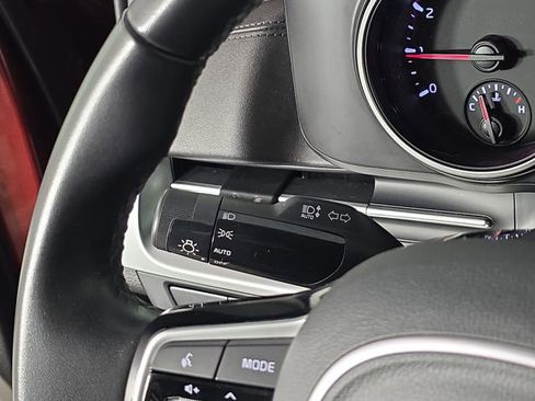 Used 2023 Kia Carnival LX FWD image 29
