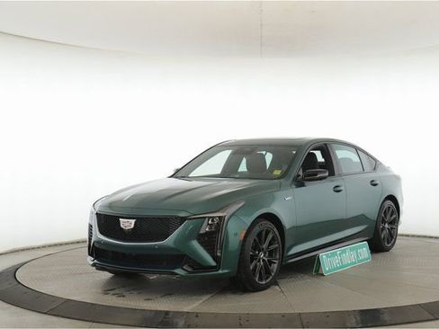 Used 2025 Cadillac CT5 V w/ Technology Package image 10