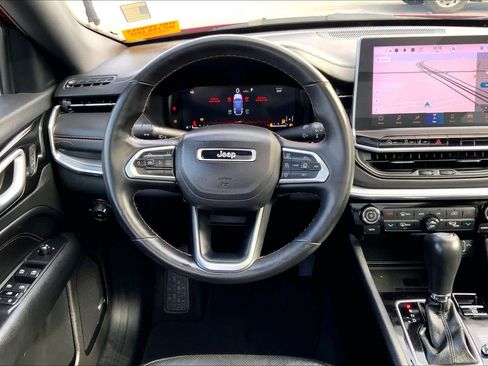 Used 2022 Jeep Compass Limited w/ (RED) Package image 5