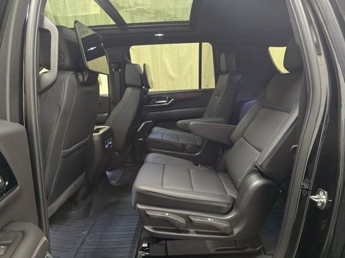 New 2026 GMC Yukon XL Denali w/ Denali Reserve Package image 30