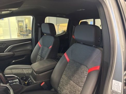 Used 2024 Chevrolet Colorado Z71 image 13