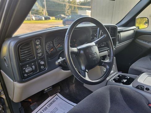 Used 2002 GMC Yukon SLE w/ Off-Road Suspension Pkg image 9