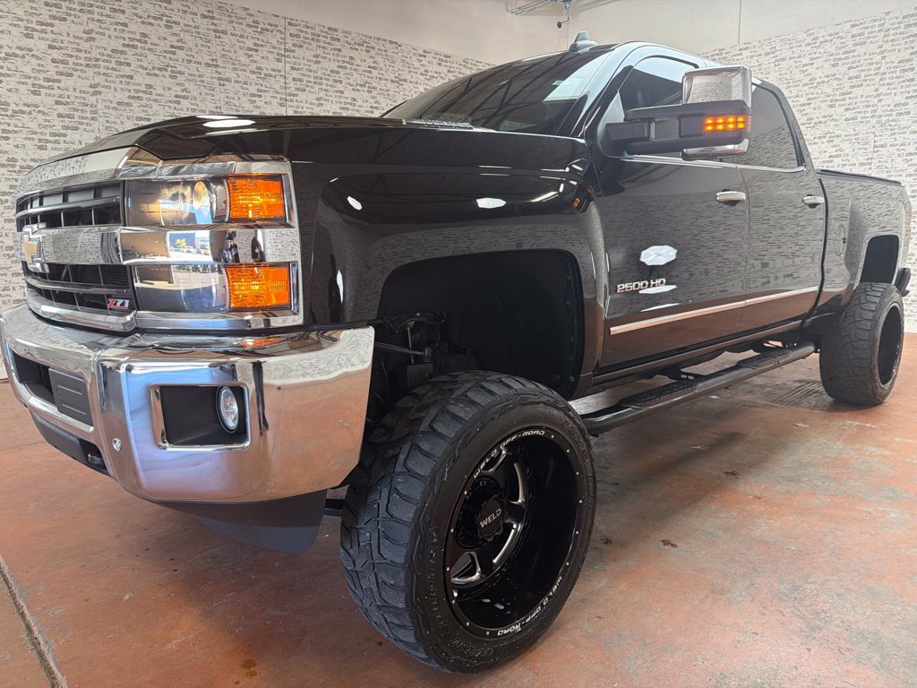 Used 2019 Chevrolet Silverado 2500 LTZ w/ Duramax Plus Package AWD/4WD image 3