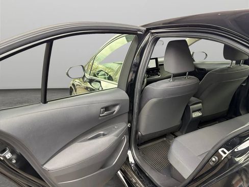 Used 2023 Toyota Corolla LE image 12