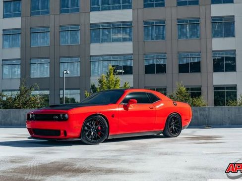 Used 2016 Dodge Challenger SRT Hellcat RWD image 40