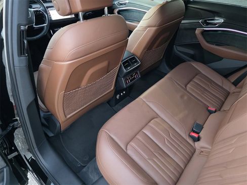 Used 2019 Audi e-tron Prestige image 15