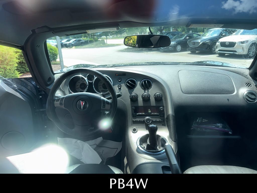 Used 2007 Pontiac Solstice Convertible w/ Premium Package RWD image 25