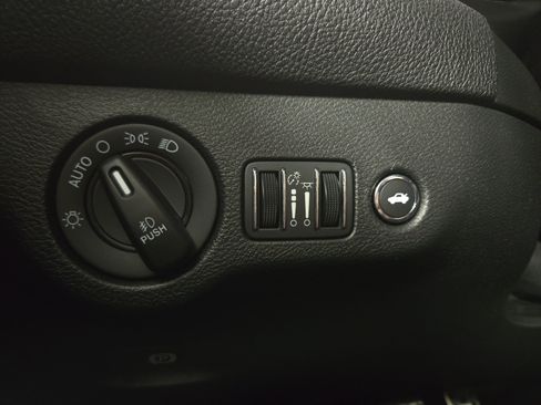 Used 2022 Dodge Challenger R/T RWD image 24