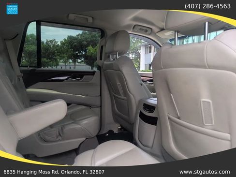 Used 2015 Cadillac Escalade 2WD image 23