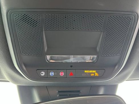 Used 2025 Chevrolet Equinox EV LT FWD image 23